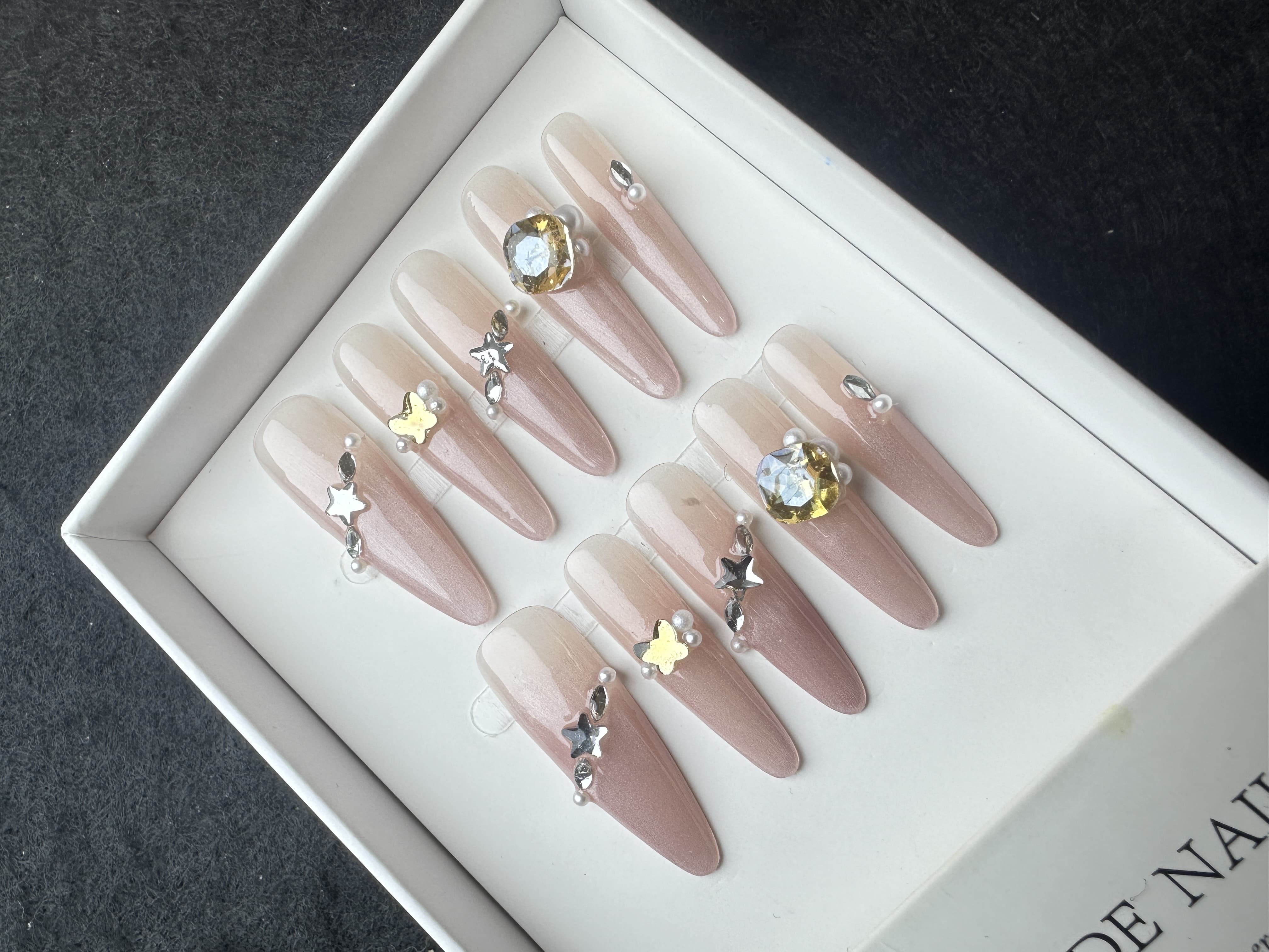 轻奢爆闪猫眼镶钻显白纯手工长款可拆卸穿戴甲美甲片