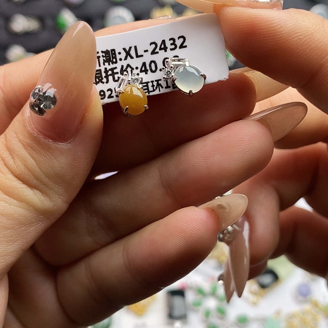 翡翠未镶嵌戒指翡翠