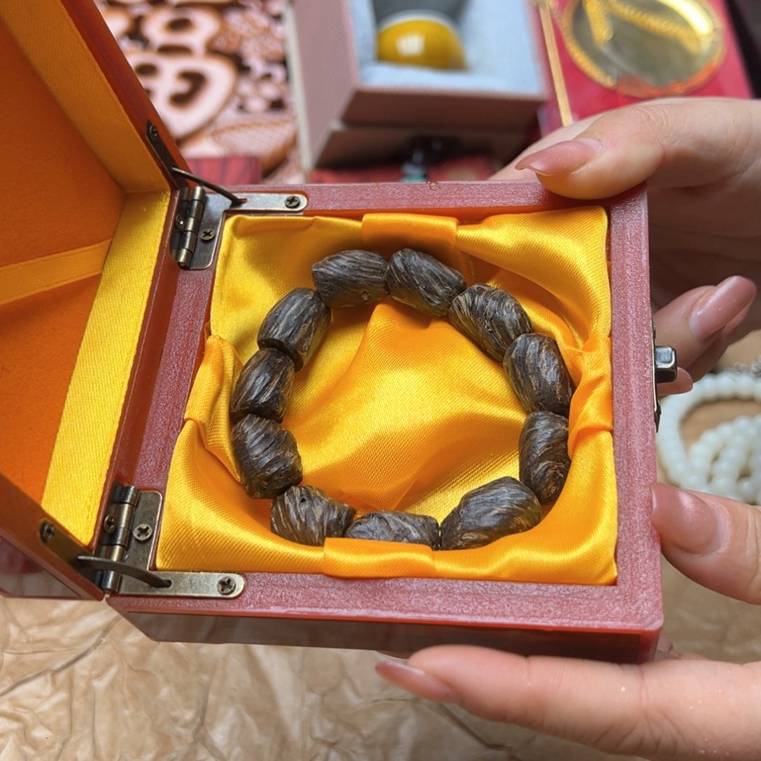 滴血莲花菩提吊坠