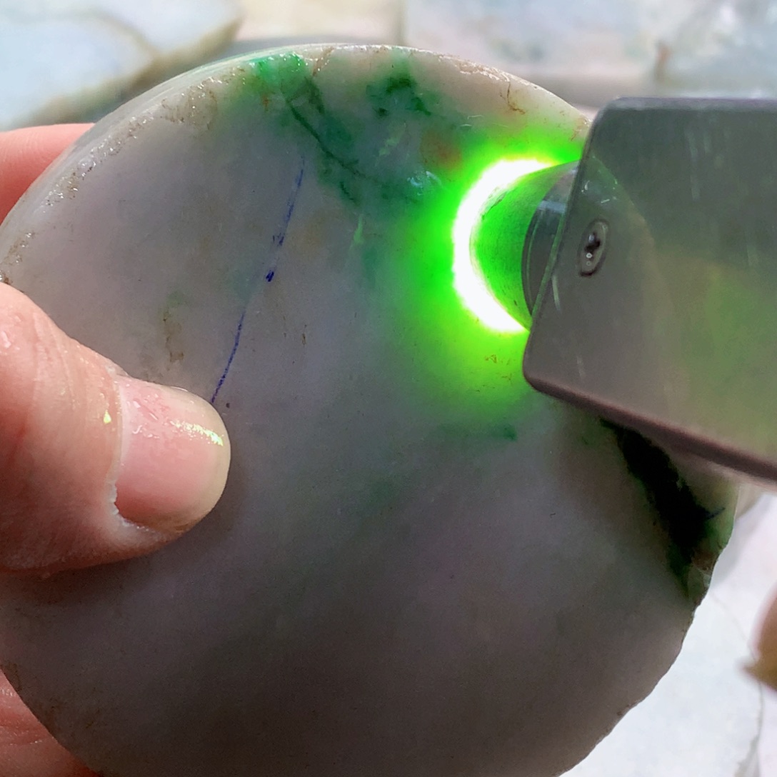 翡翠裸石天然翡翠手镯