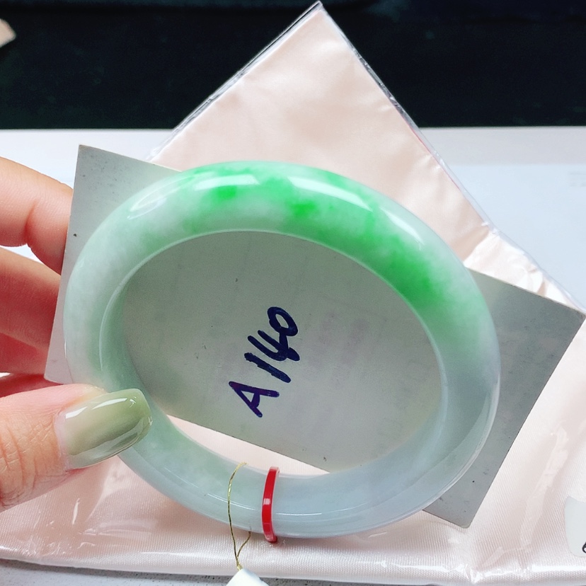 【闪购商品】翡翠手镯未镶嵌 正圈60+