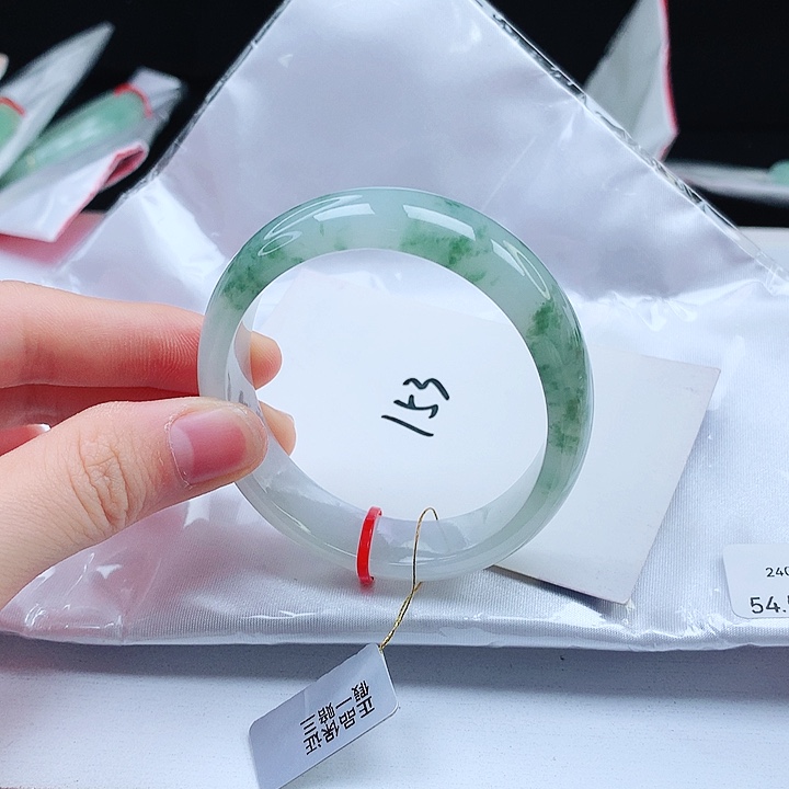 翡翠手镯（贵妃镯）未镶嵌缅甸天然a货手镯54+