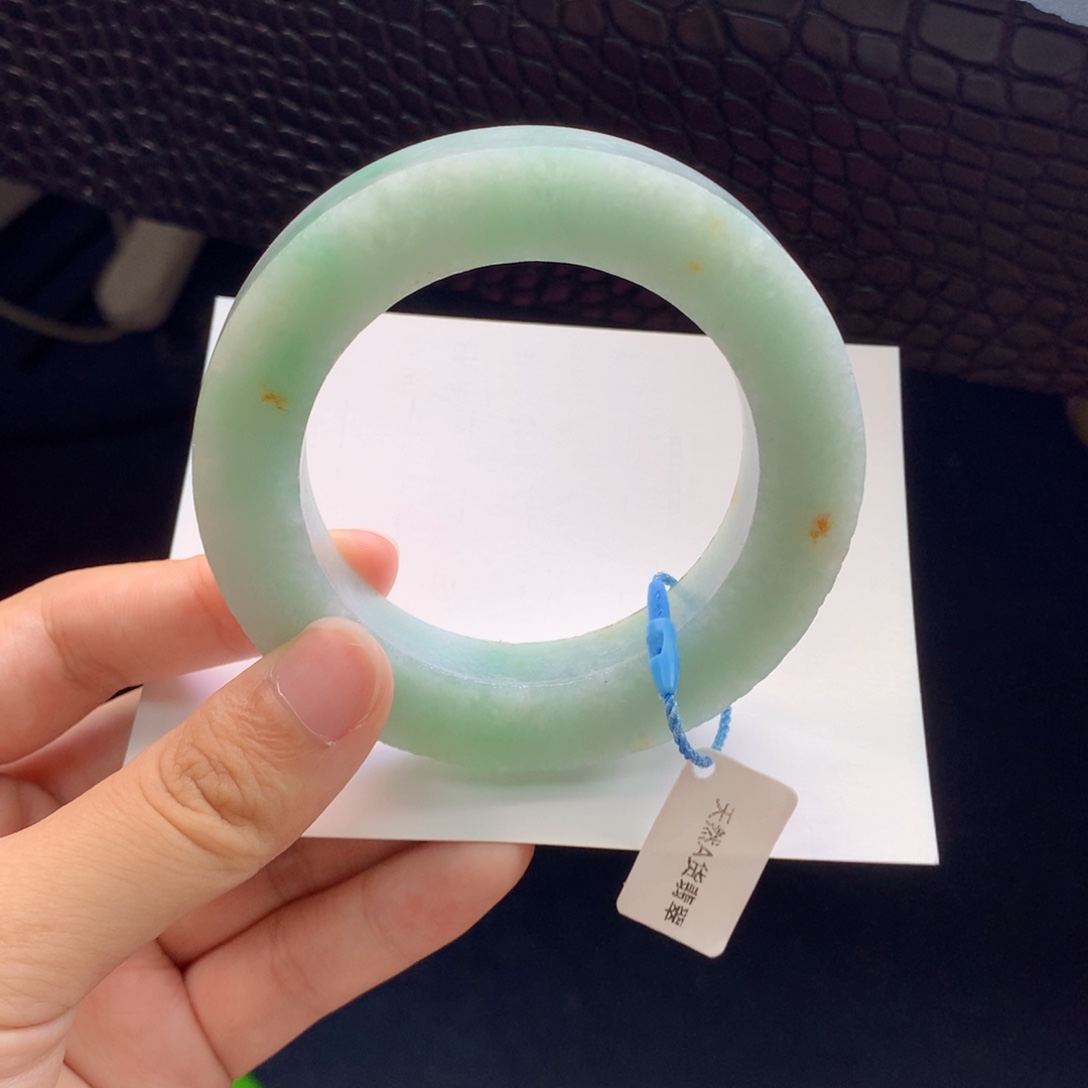 未镶嵌手镯定制翡翠