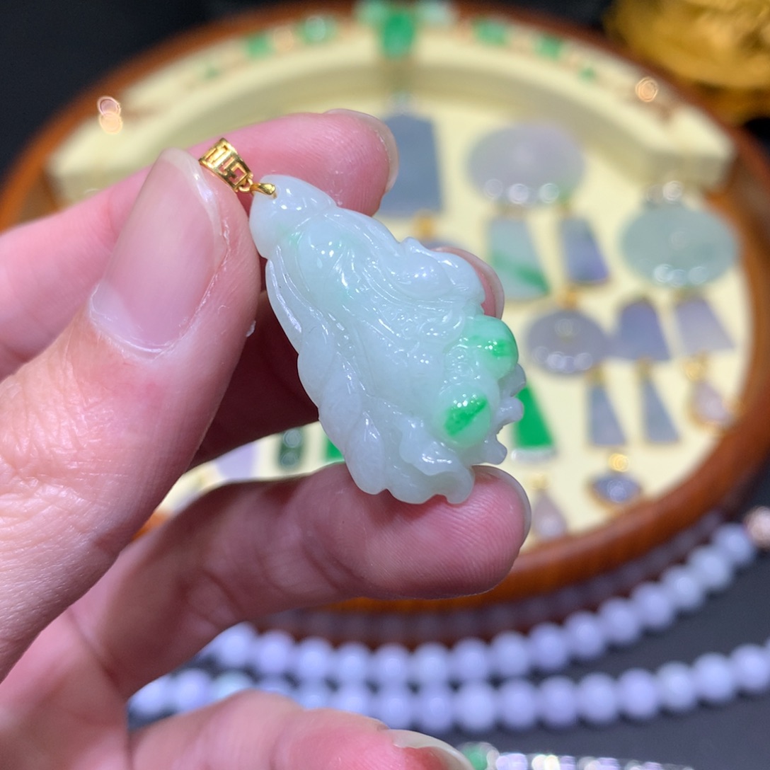 翡翠吊坠(不含链)18K金镶嵌