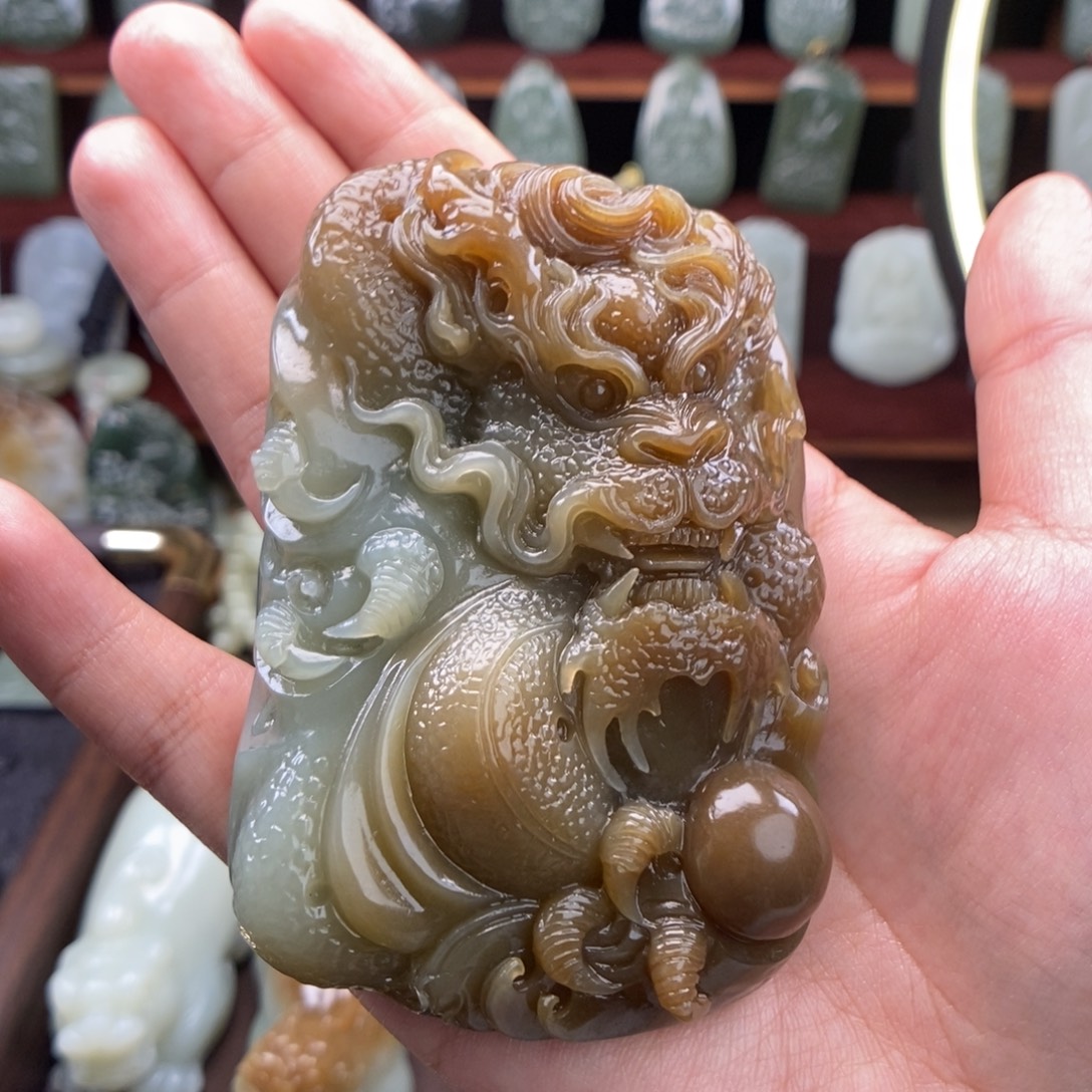不***说和田玉（糖玉）未镶嵌颈饰