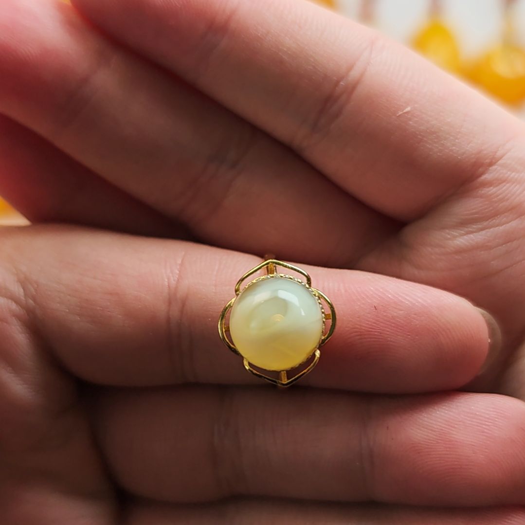 银S925镶嵌蜜蜡戒指