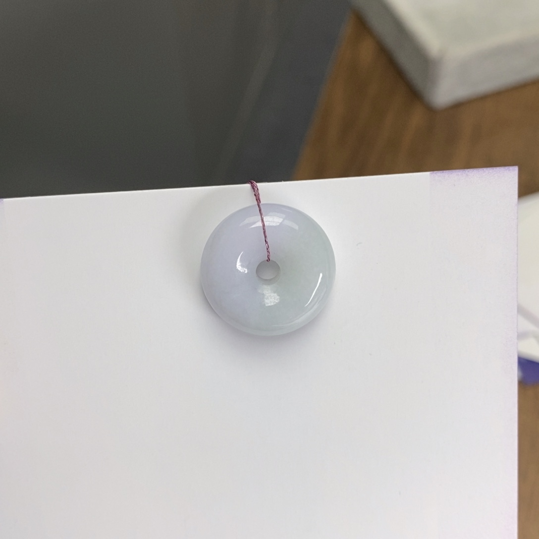 翡翠颈饰未镶嵌平安扣