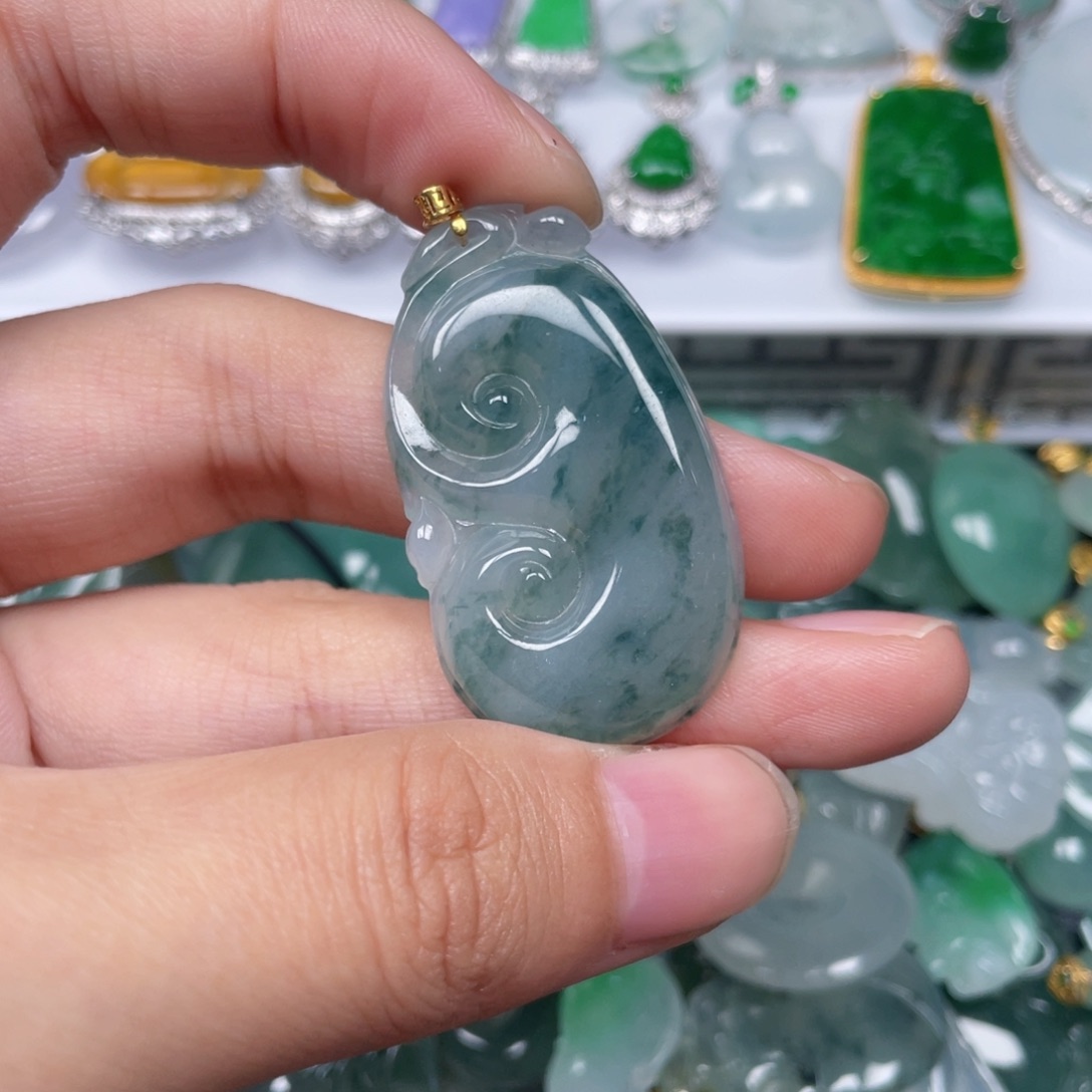 翡翠颈饰18K金镶嵌翡翠