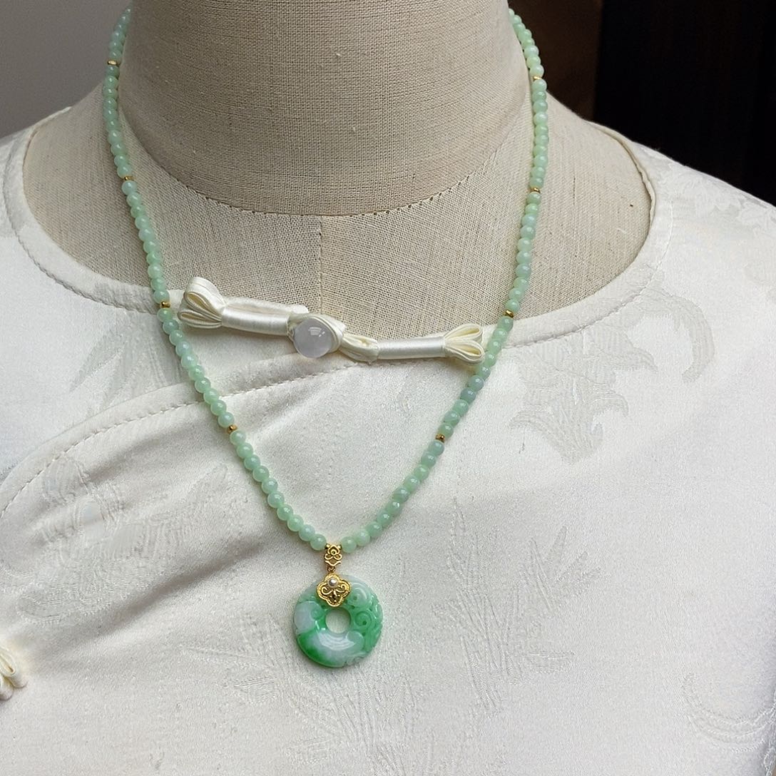 翡翠颈饰未镶嵌天然