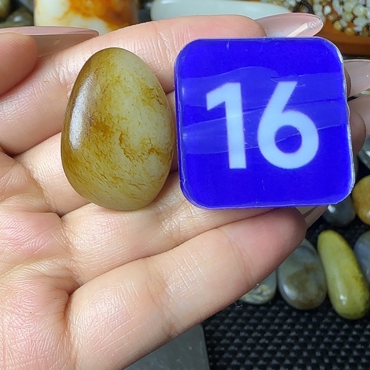 和田玉（糖玉）未镶嵌挂件