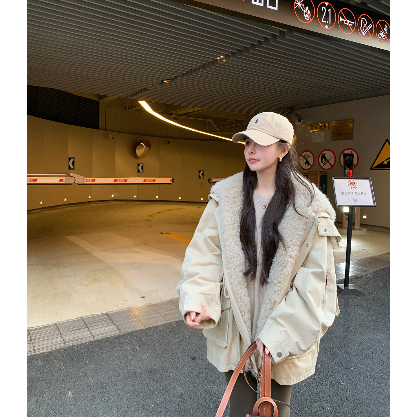 黛西 冬日告白托斯卡纳皮毛一体獭兔毛内胆可拆卸派克服25年冬