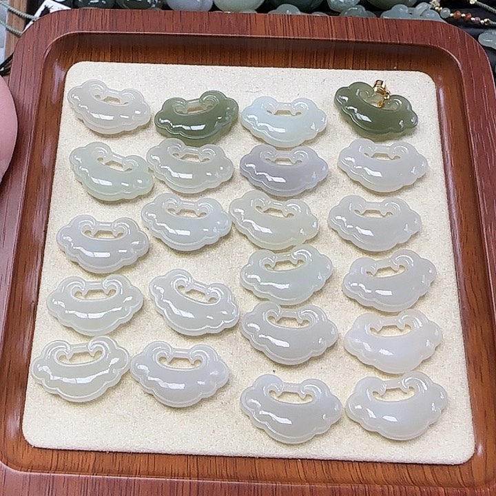 和田玉吊坠(不含链)未镶嵌多样性发一个