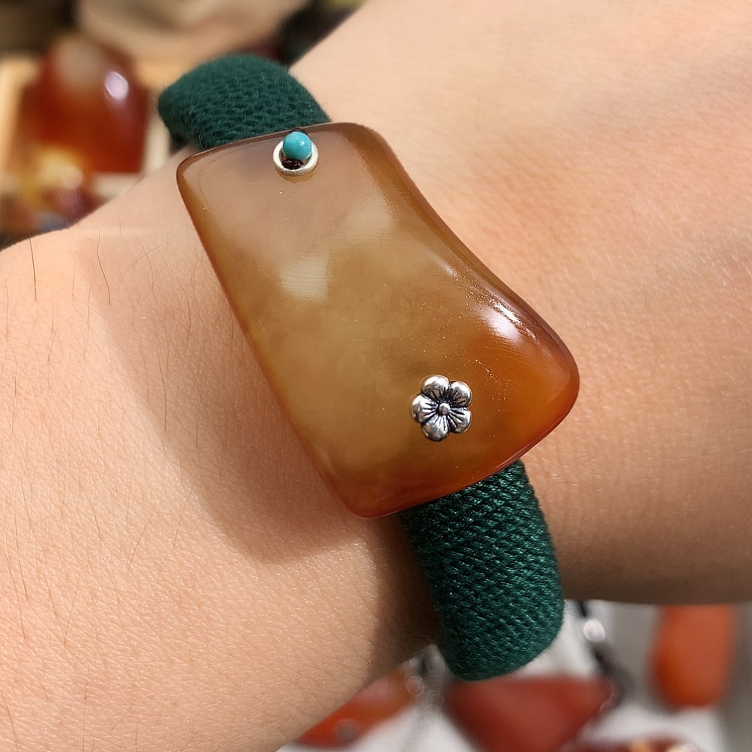 未镶嵌琥珀裸石你