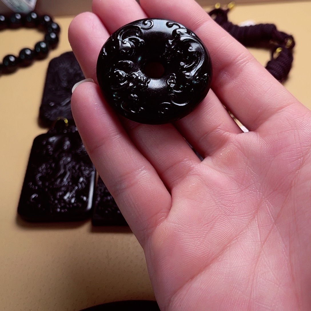 天然缅料a货。钢琴给平安扣