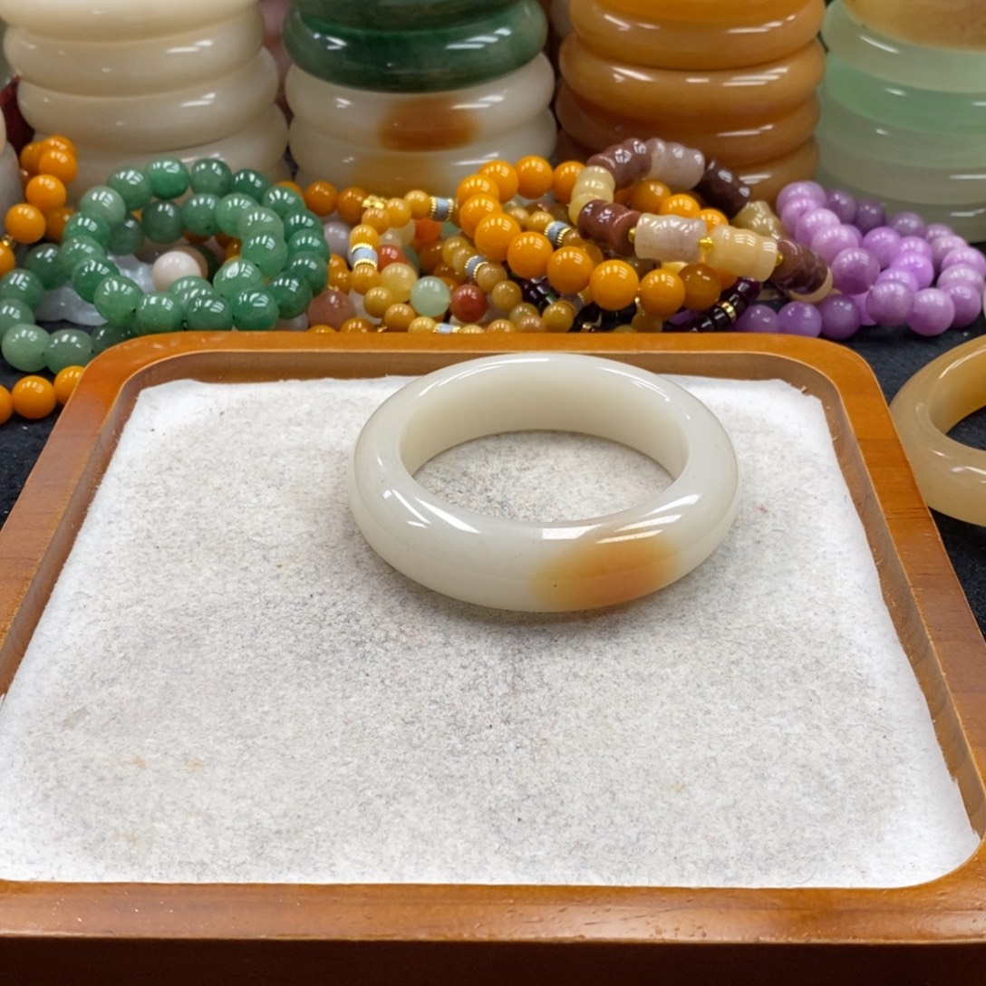 阳***店碧石未镶嵌手镯（圆镯）