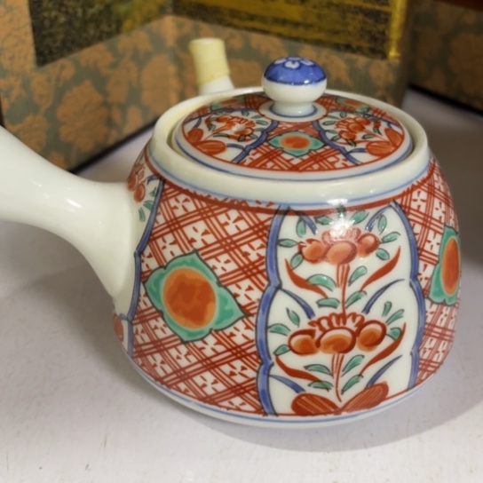 乐***天金葡萄瓷器欢迎您