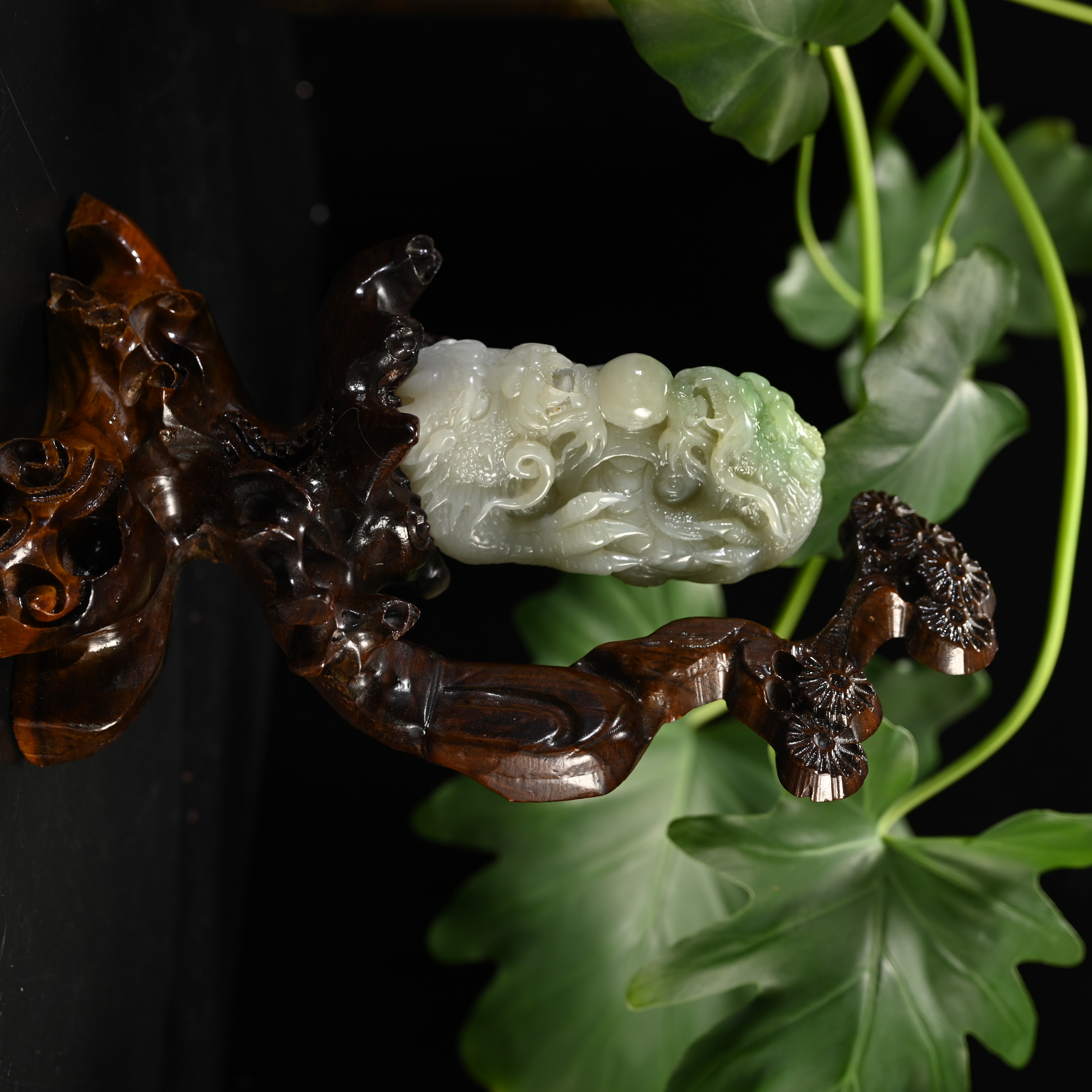 Lot8812  25YU106577 和田玉碧玉双龙护主摆件/匡时