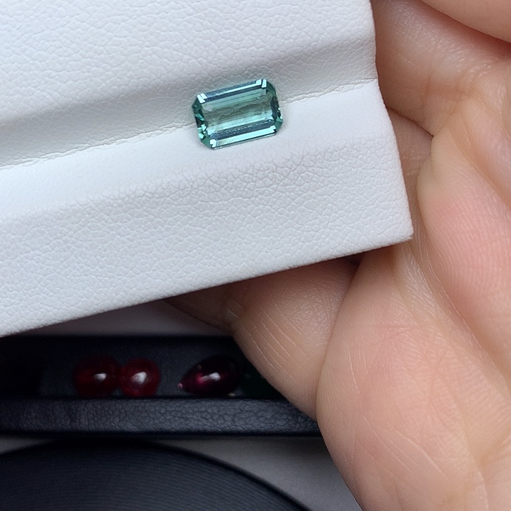 碧玺裸石未镶嵌1.16ct薄荷绿碧玺