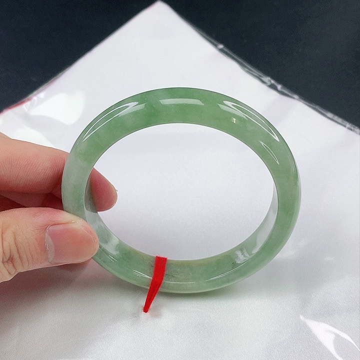 翡翠手镯未镶嵌圈57.6。2035。3