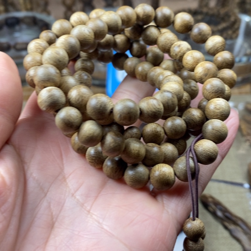 【闪购商品】沉香手串哈*哈文莱0.88。    