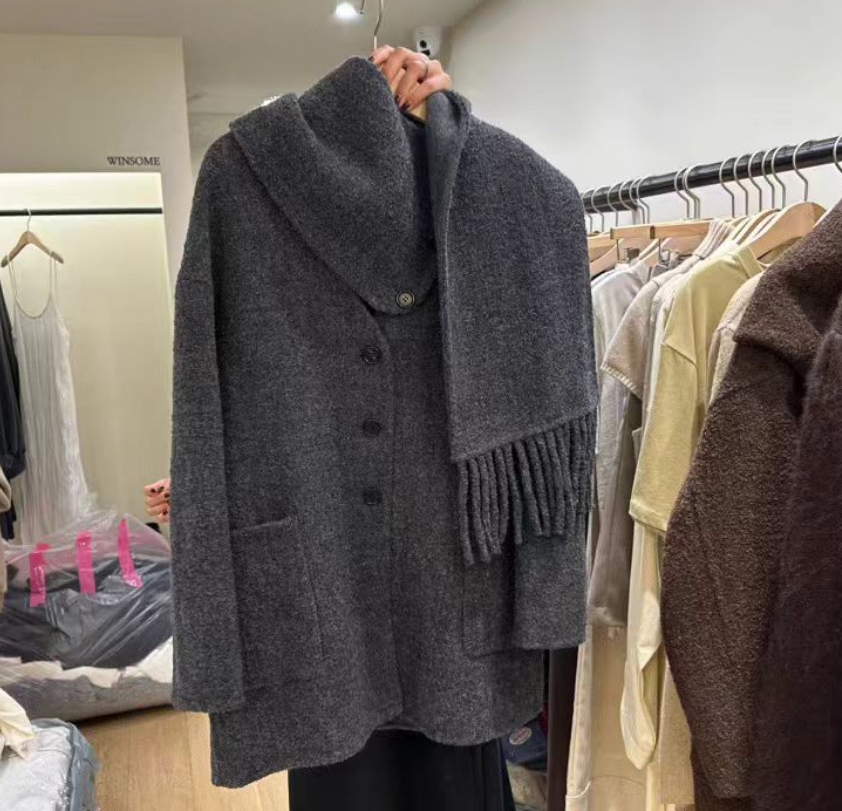 设计师款围巾短外套