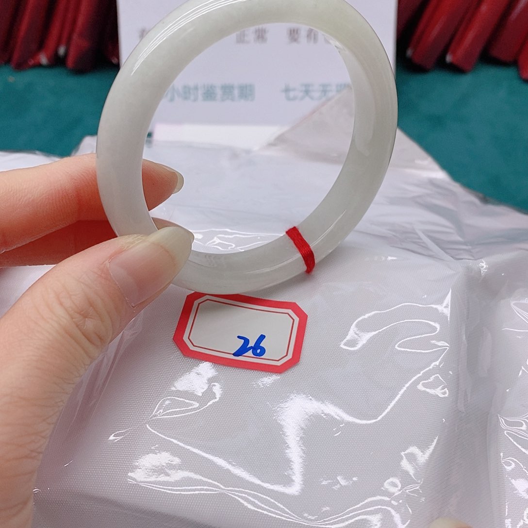 翡翠手镯未镶嵌与*266666666