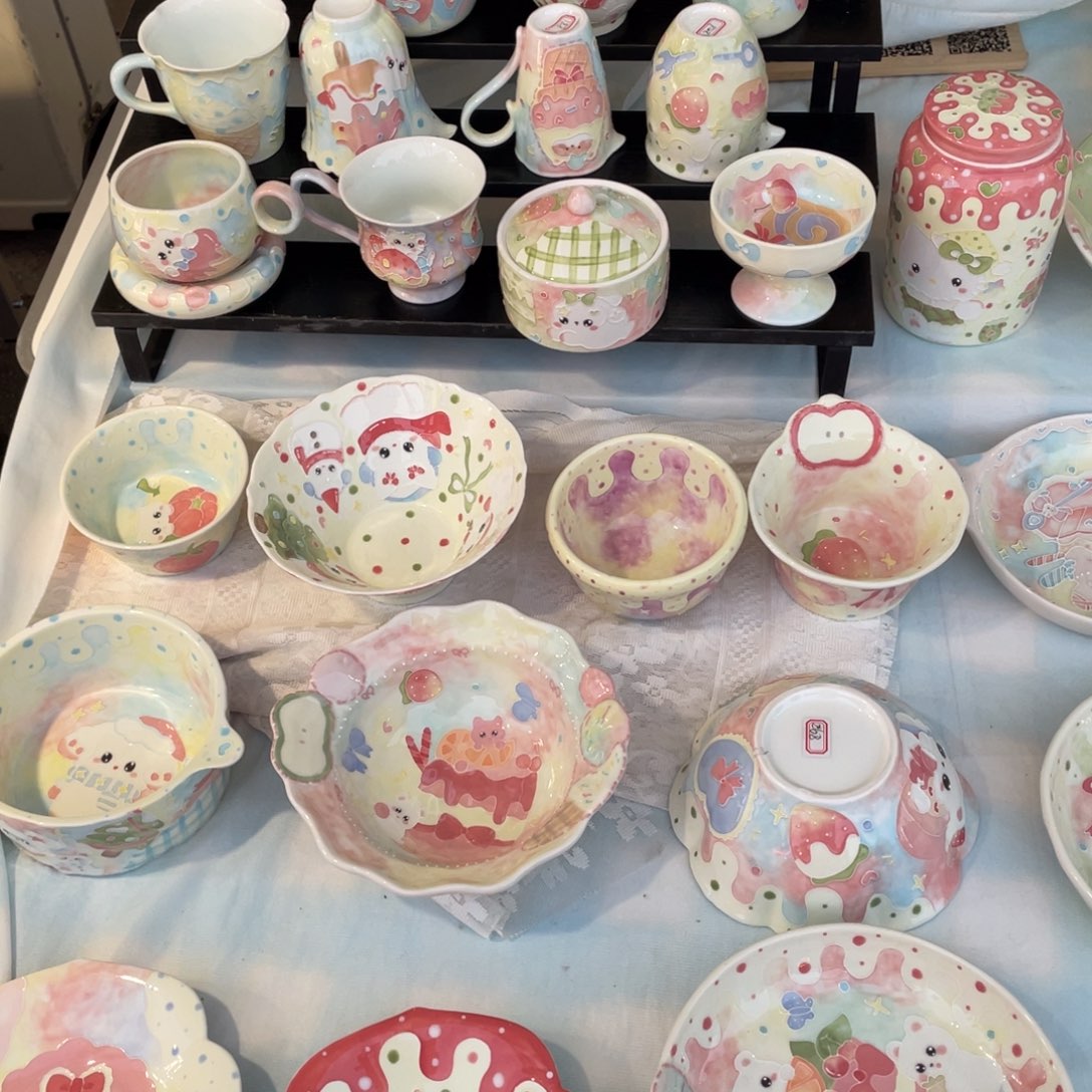 景德镇集市摊位过道