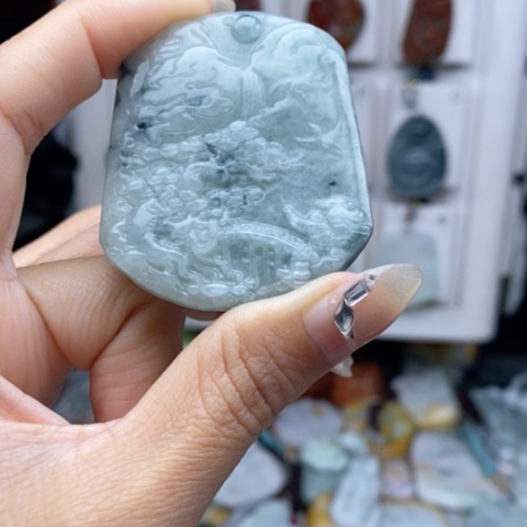 翡翠颈饰未镶嵌翡翠