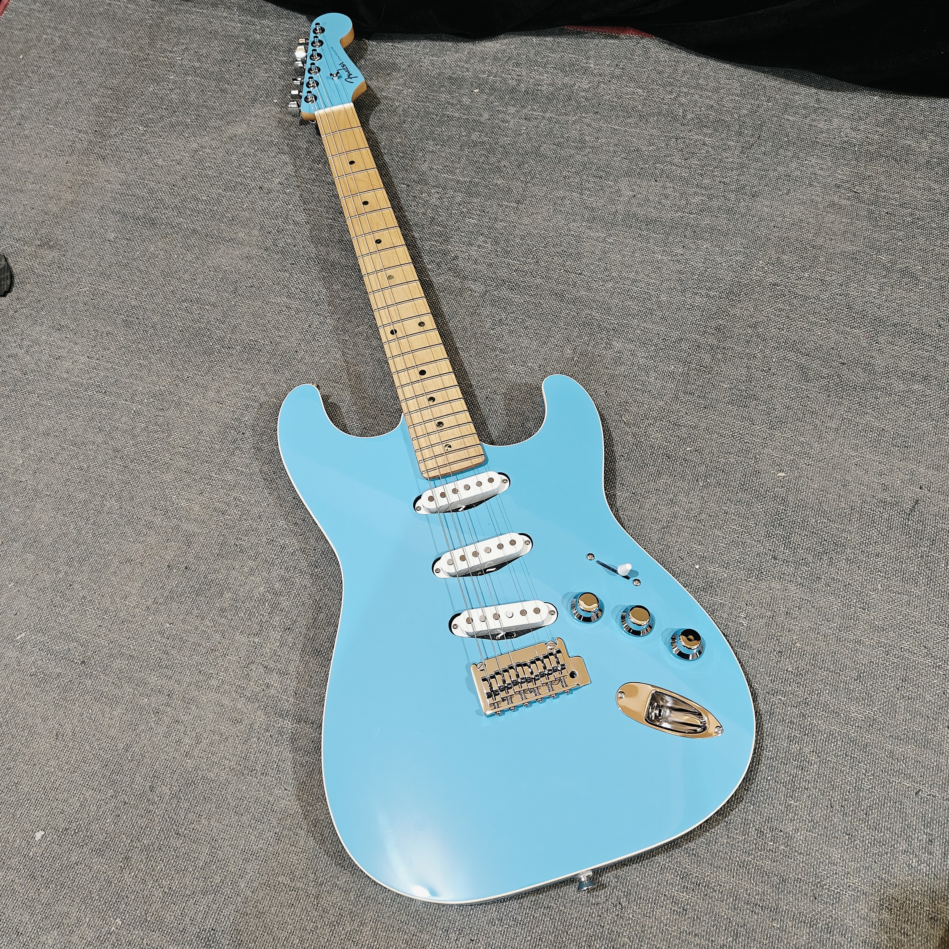 特价fender芬达电吉他0252002326航空器系列strat枫木指板加州蓝