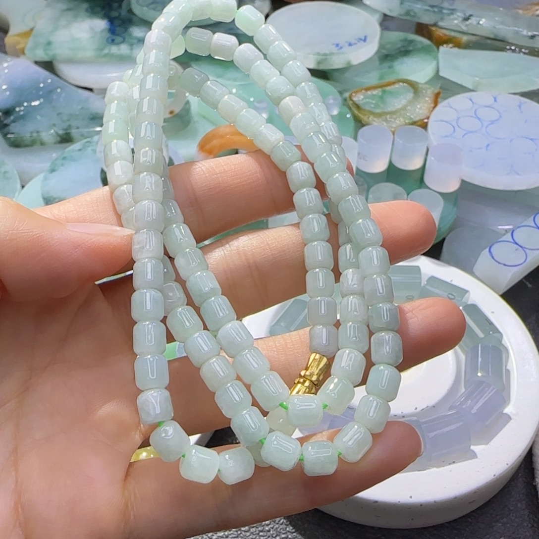 喇***花翡翠未镶嵌颈饰翡翠