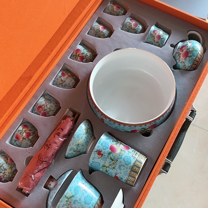 孤品茶具套装等。         