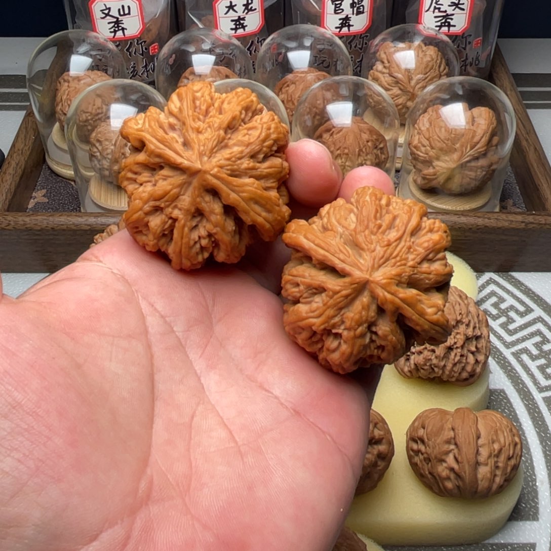 C***丶文玩核桃吊坠50+全品大粗筋