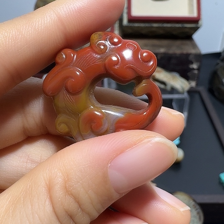 因****和田玉未镶嵌颈饰