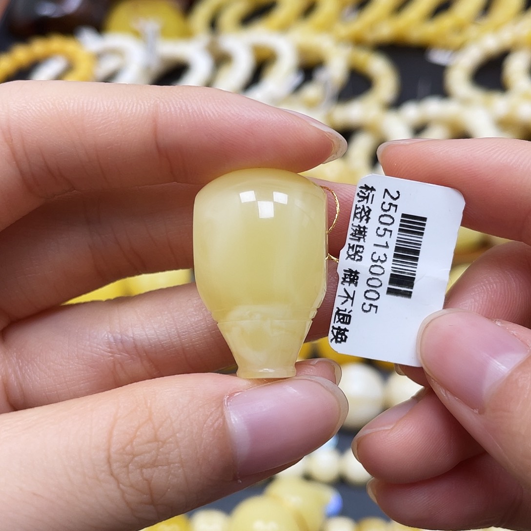 未镶嵌蜜蜡裸石沁色三通17.6✖️16.8✖️28mm