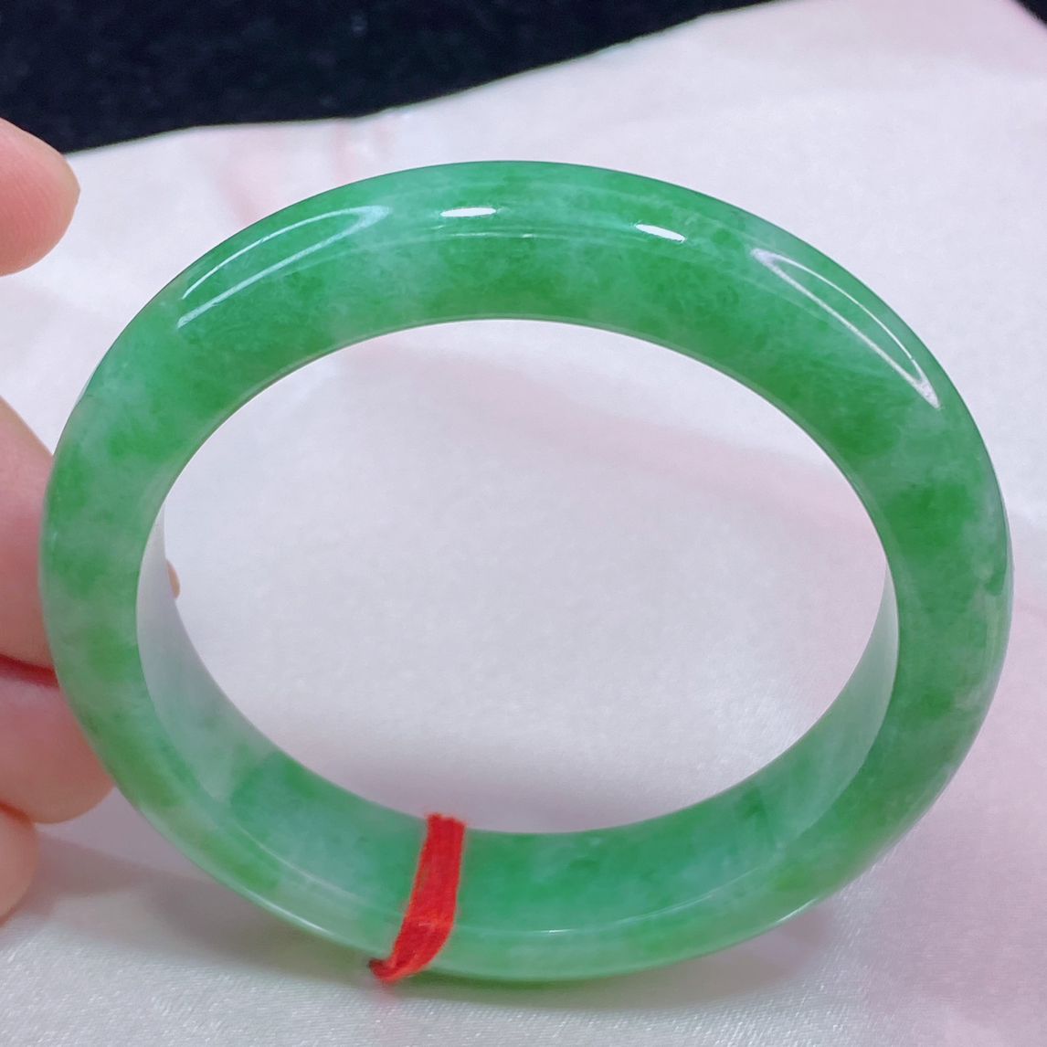 缅甸天然A货翡翠手镯冰润阳绿5253圈口