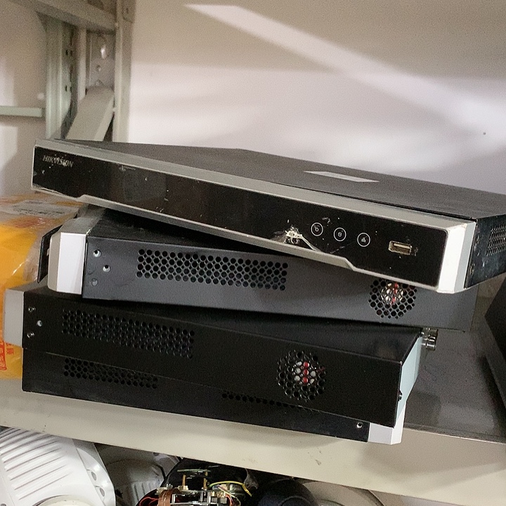 99新海康威视8路智脑录像机