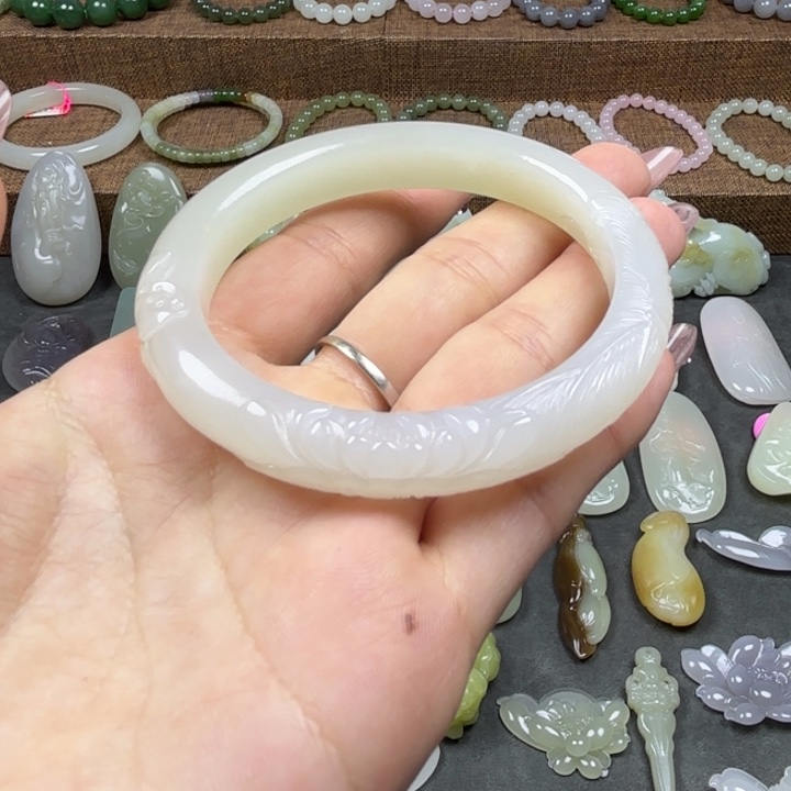 和田玉手镯未镶嵌和田玉镯子56圈口