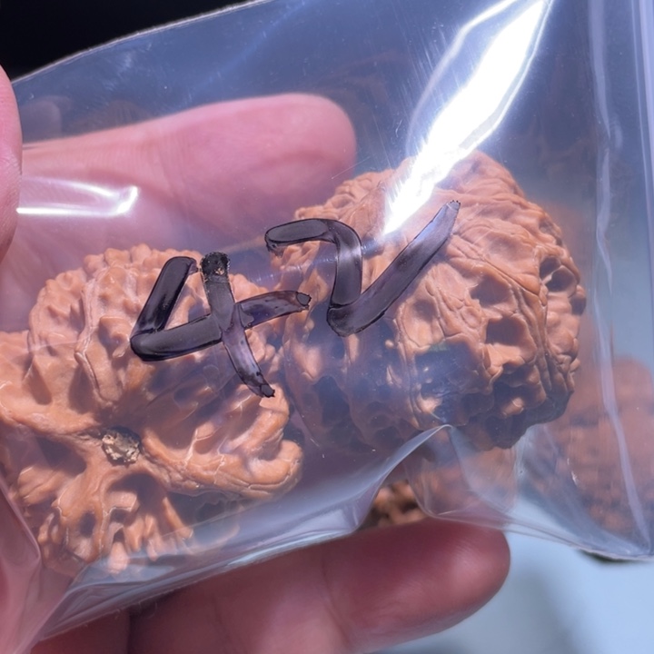 文玩核桃吊坠42呃呃呃