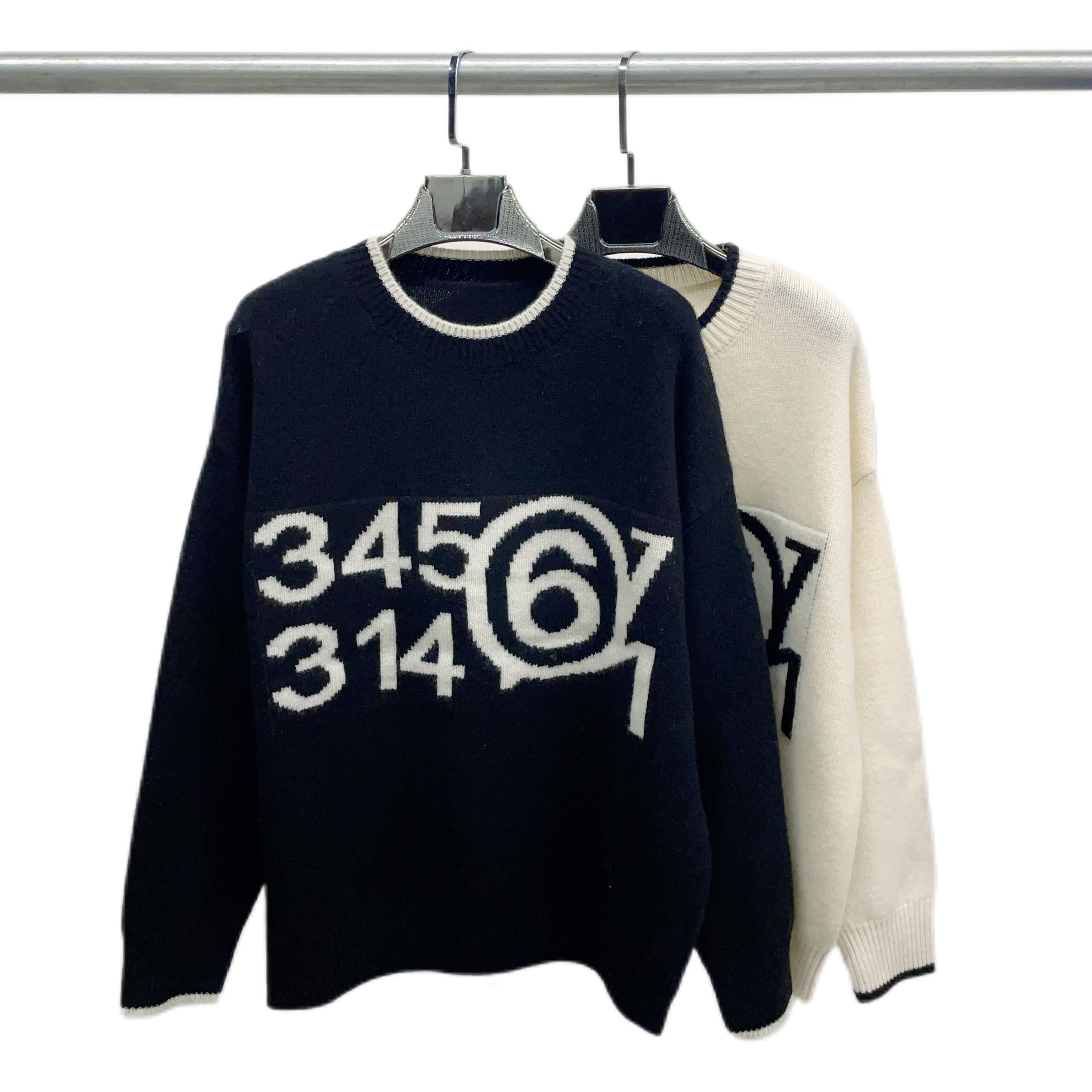 依家——3323黑白色数字圆领白边全毛设计感套头毛衣女士