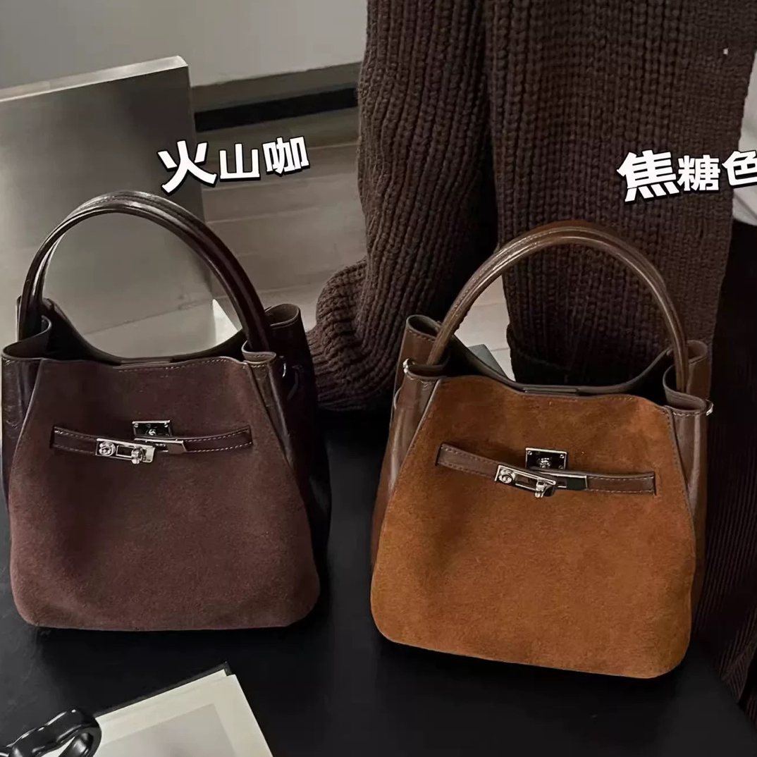 ［七七］水桶包女2025新款高级感女包超火轻奢小众手提包秋冬包
