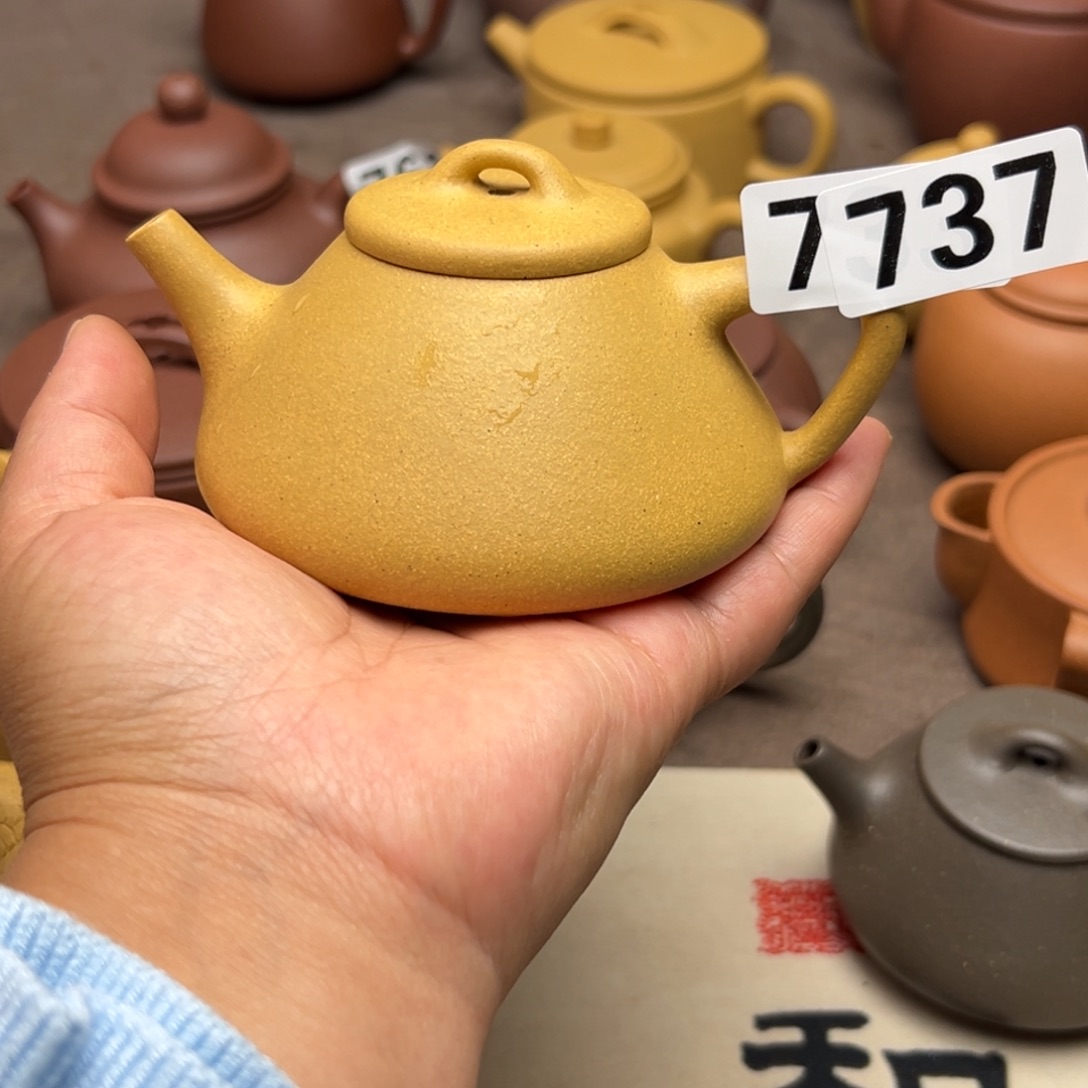 茶壶紫砂黄金段半手工180cc左右