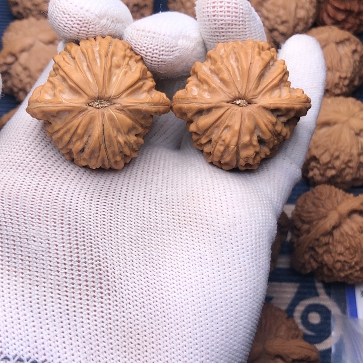 文玩核桃吊坠磨盘