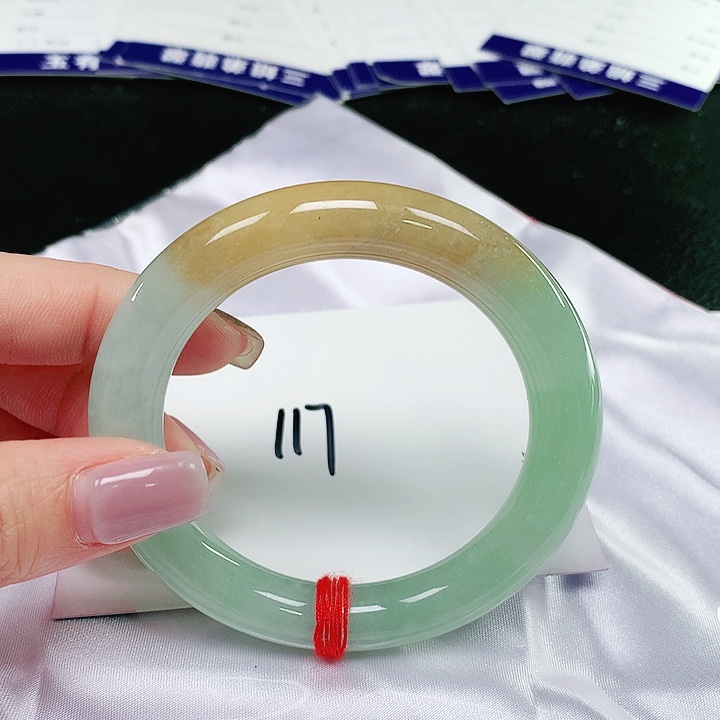 翡翠手镯（圆镯）未镶嵌