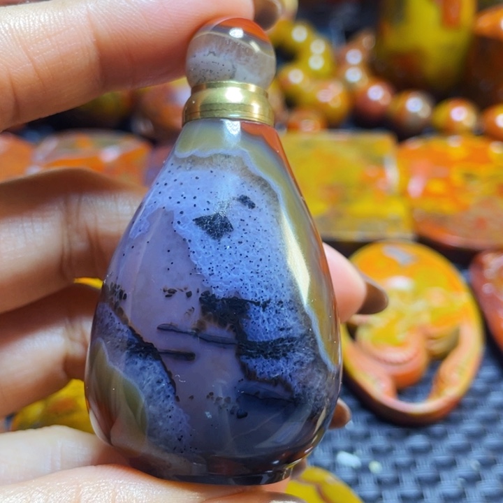 未镶嵌战国红鼻烟壶玛瑙/玉髓