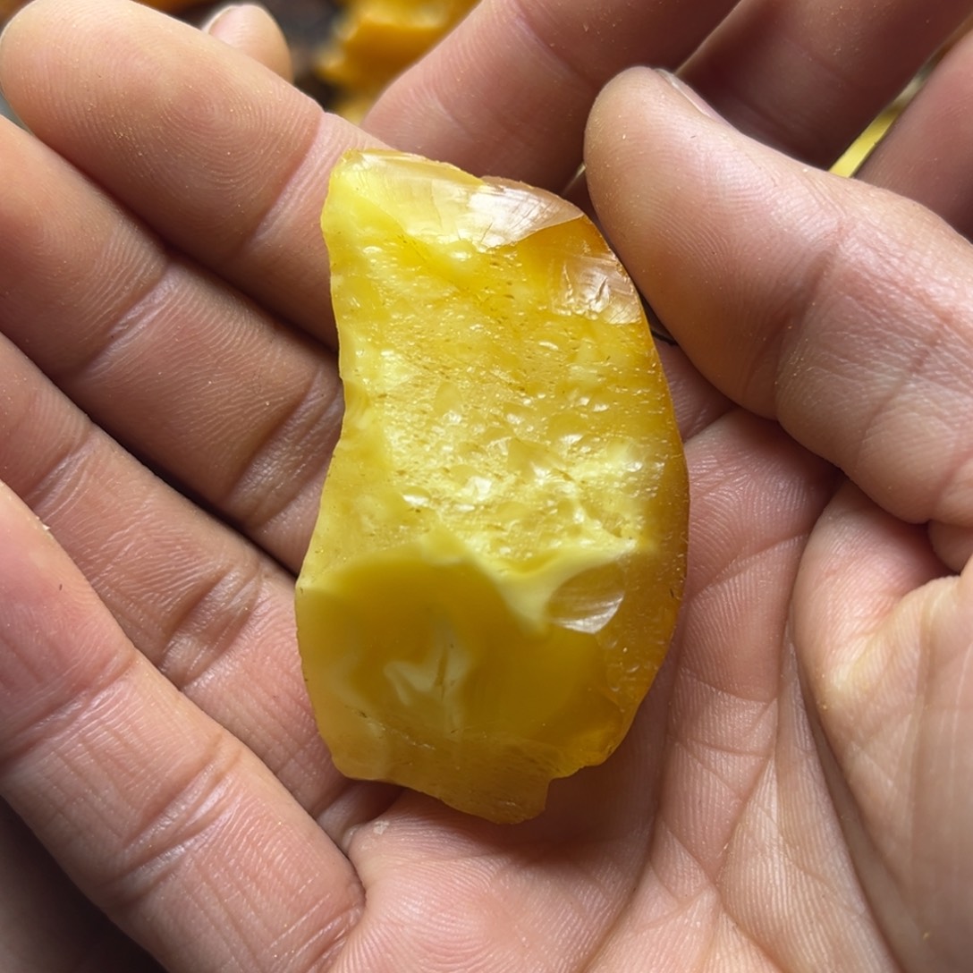 r***m定制琥珀未镶嵌蜜蜡定制桃花瓣