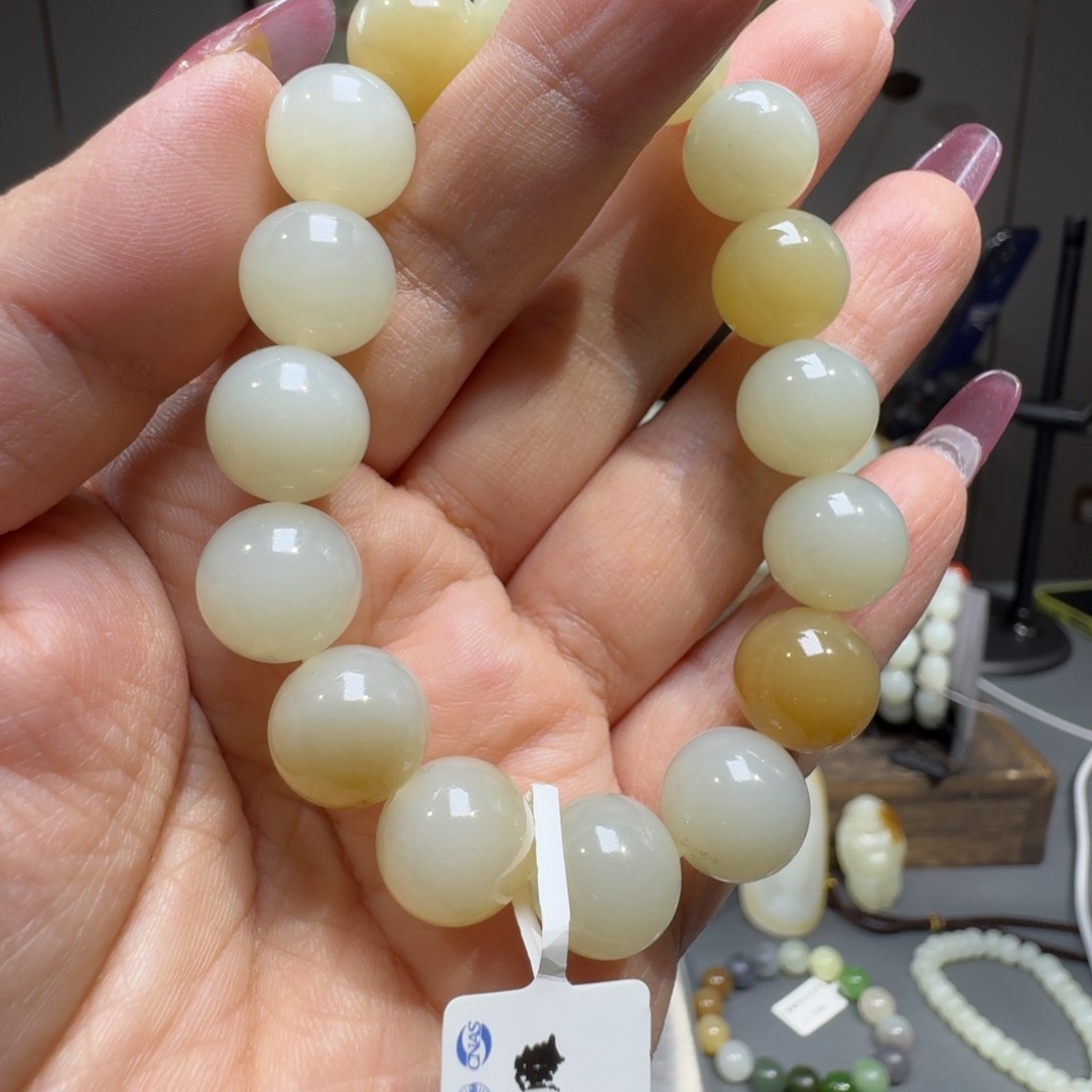 和田玉挂件未镶嵌M****)