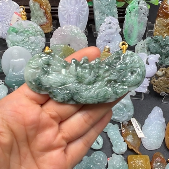 翡翠未镶嵌颈饰翡翠