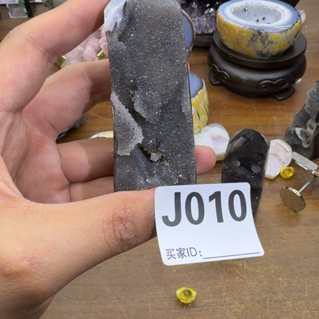 未镶嵌水晶大型摆件（非配饰）