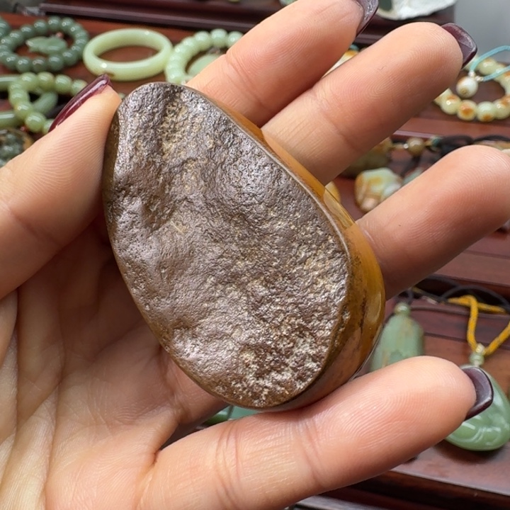 岫岩河磨玉（透闪石质玉）未镶嵌颈饰