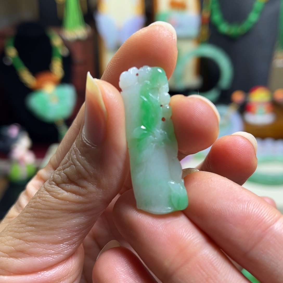 翡翠未镶嵌颈饰天然翡翠